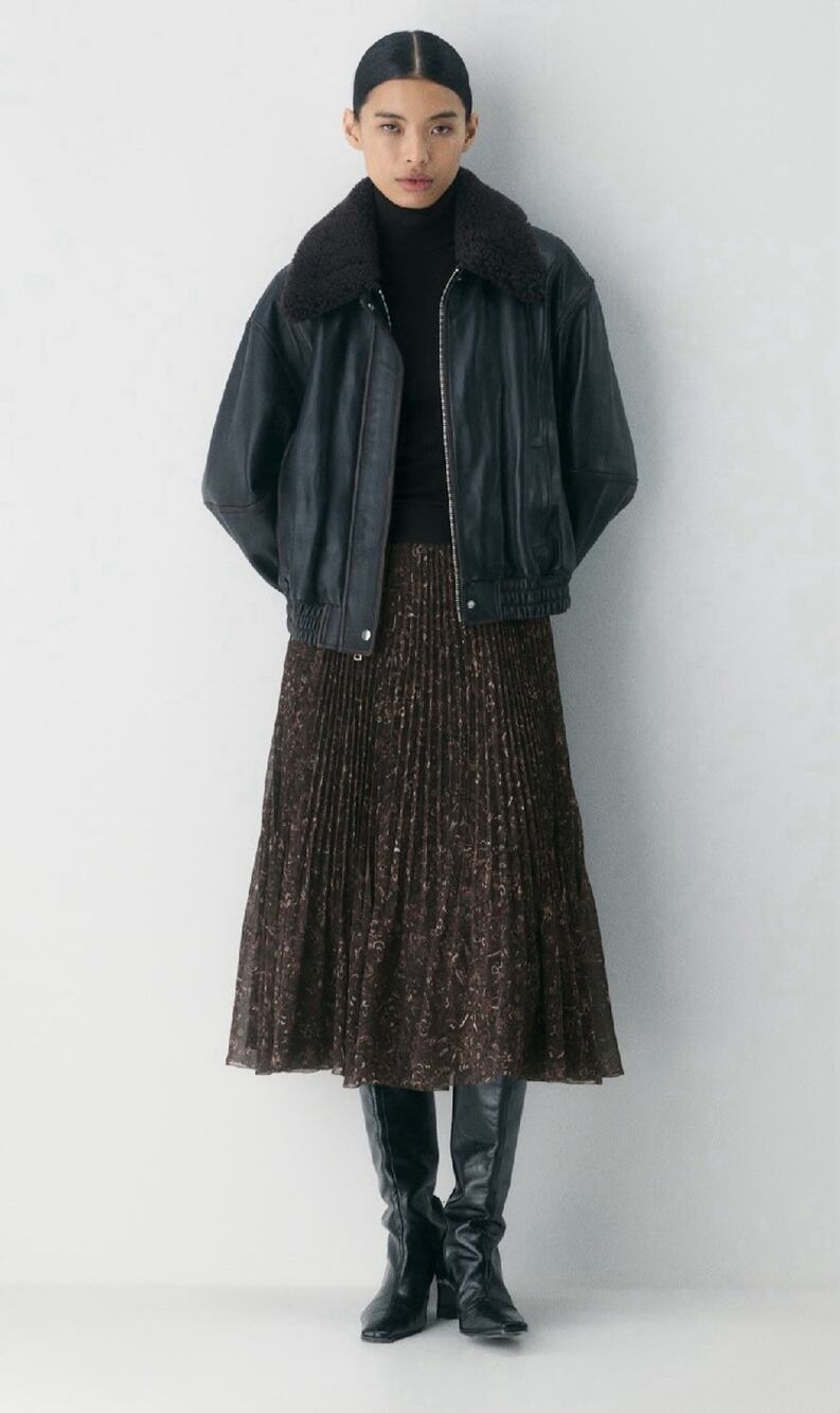 Aritzia Wilfred Twirl Pleated Midi Skirt Chiffon Fall Dark Academia Poetic Sz M